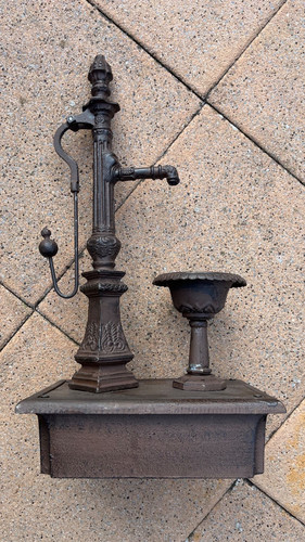 Altes wasserpumpen modell - wasserpumpen,