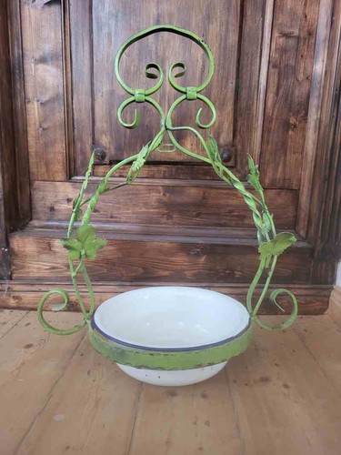 Alte blumenampel aus metall - alte,