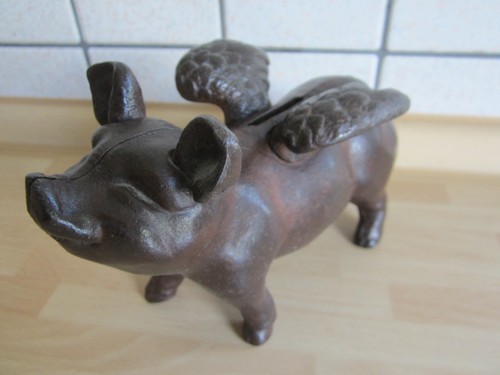 Geflügeltes schwein - geflügeltes,